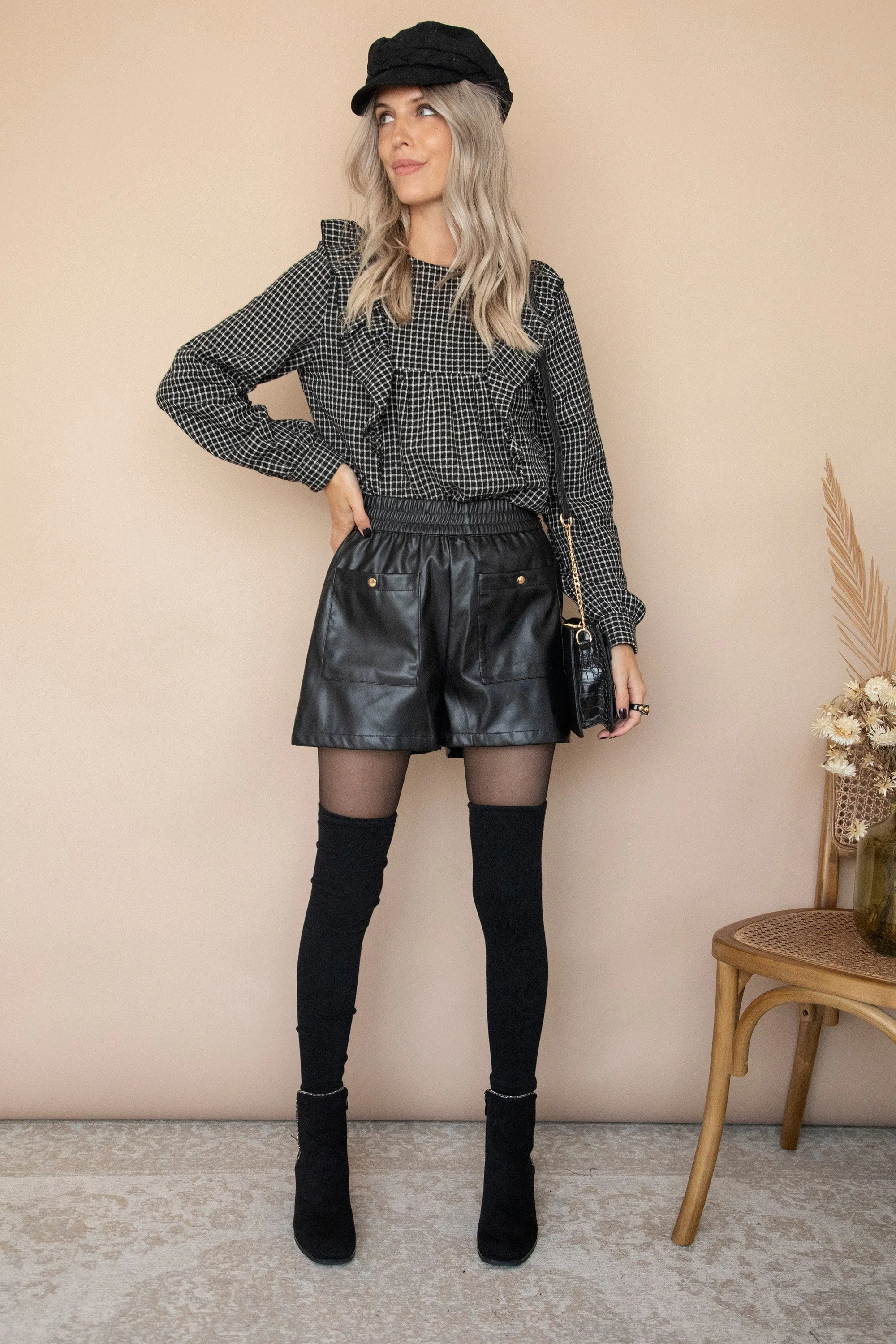 Fall Faux Leather Black - Short