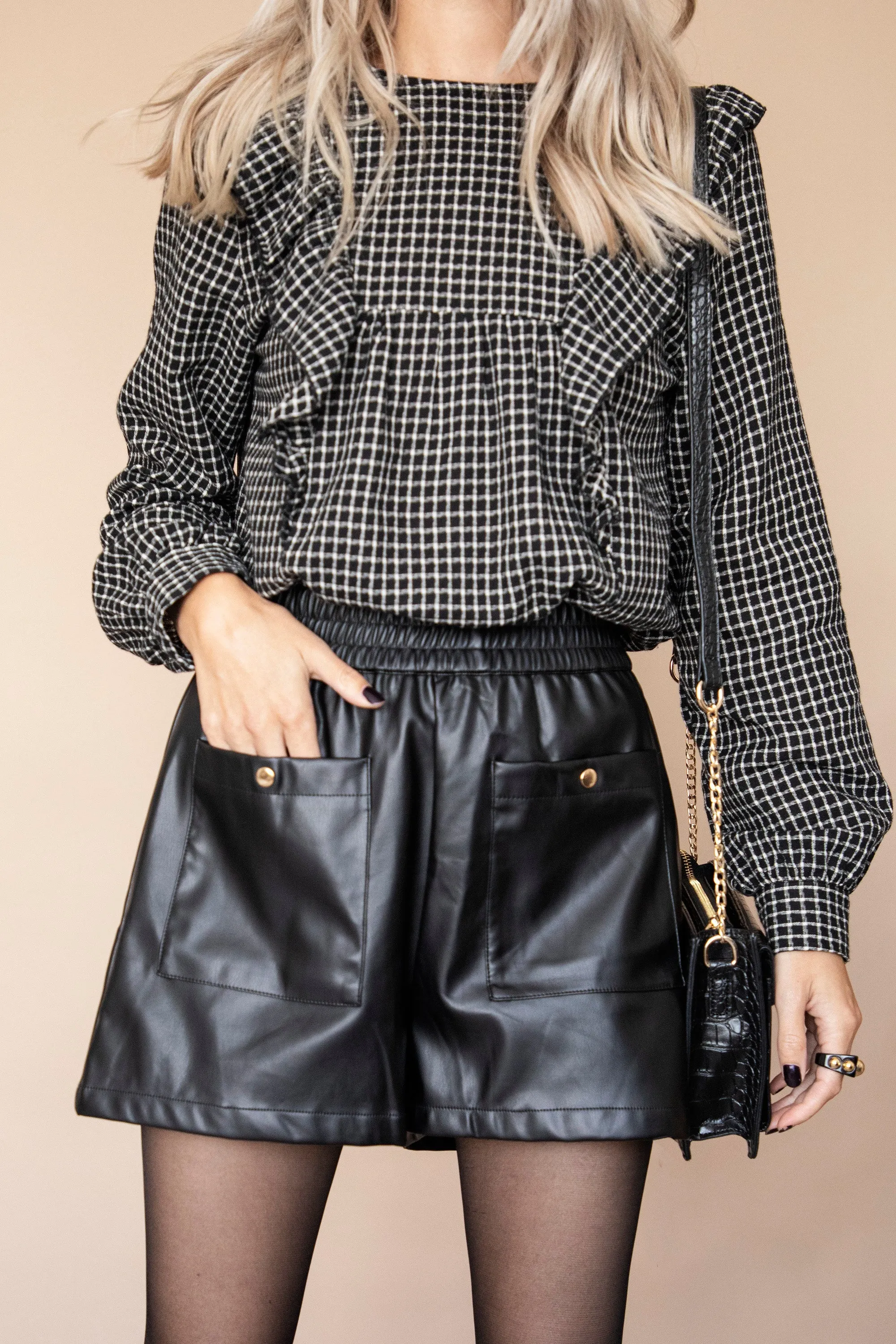 Fall Faux Leather Black - Short