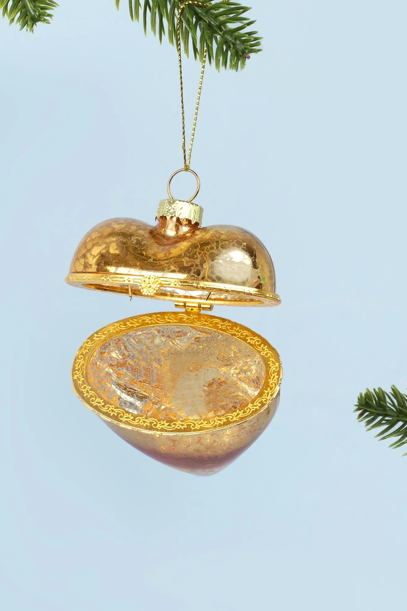 Gilded Memories Gold Glass Heart-Shaped Locket Christmas Tree Ornament