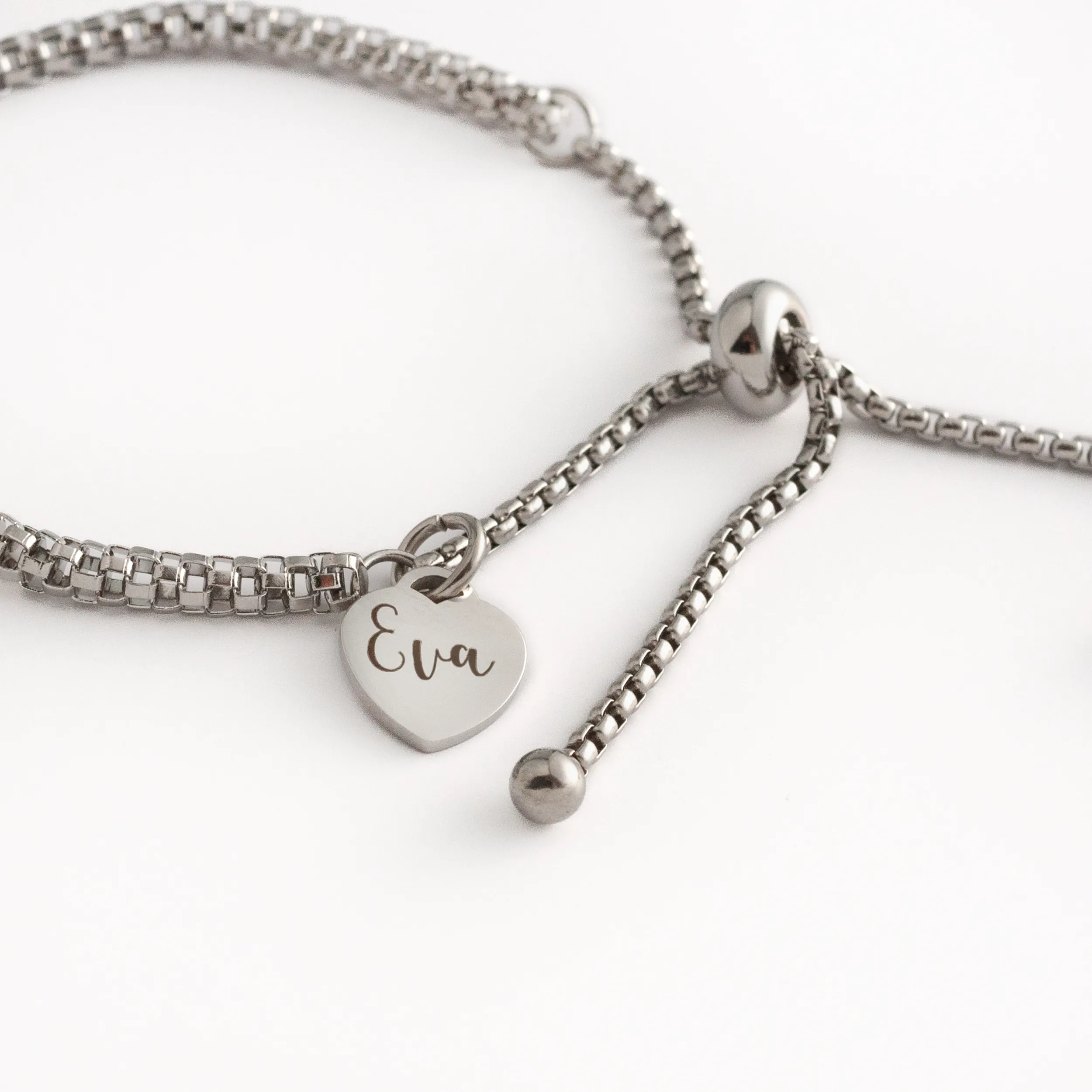 JBØRN Slider Bracelet with Heart Pendant | Personalisable