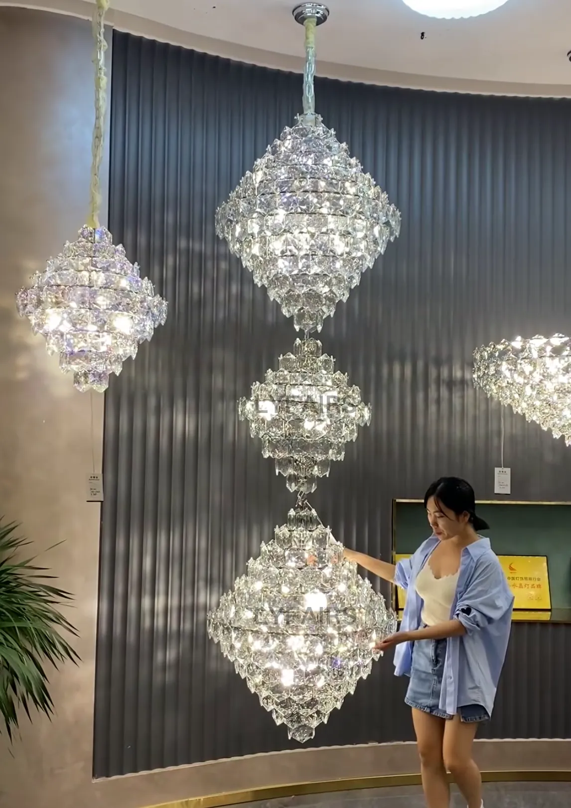 Luxury Three/Four Cone Crystal Chandelier for Staircase/Foyer/Hotel