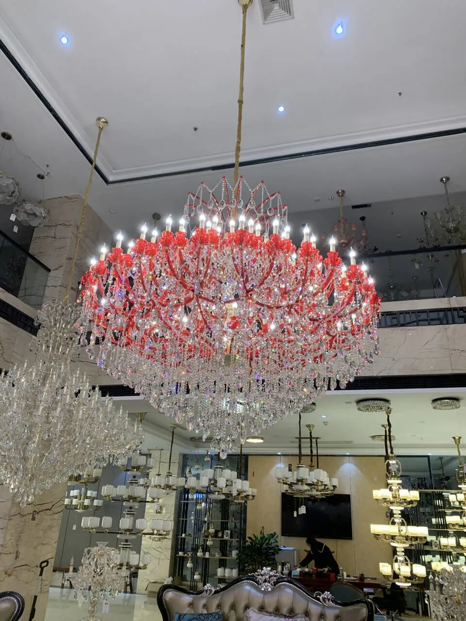 New Art Design Unique Red Crystal Chandelier for Foryer/Staircase/Restaurant/Hotel