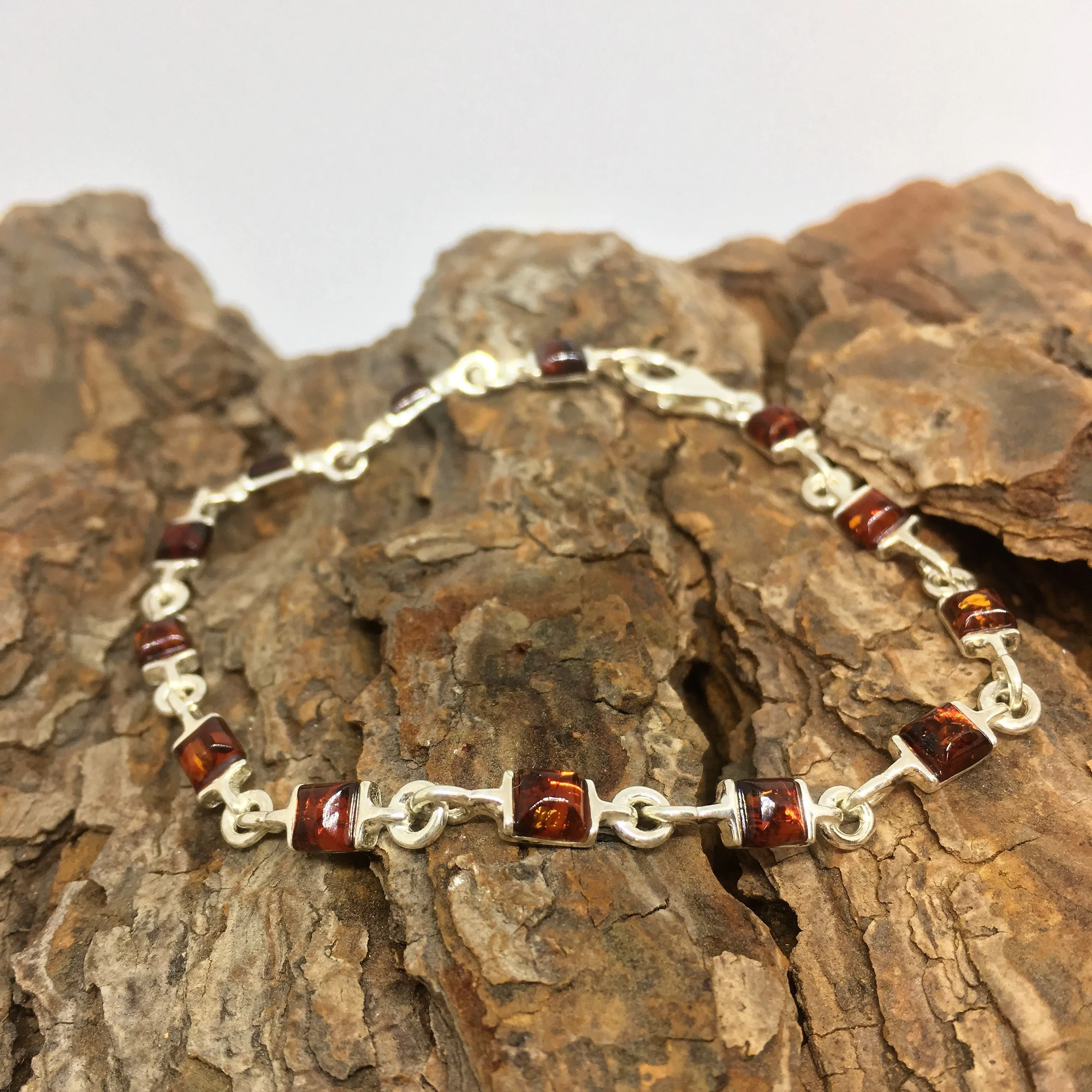 Sierra Bracelet - VABRC102