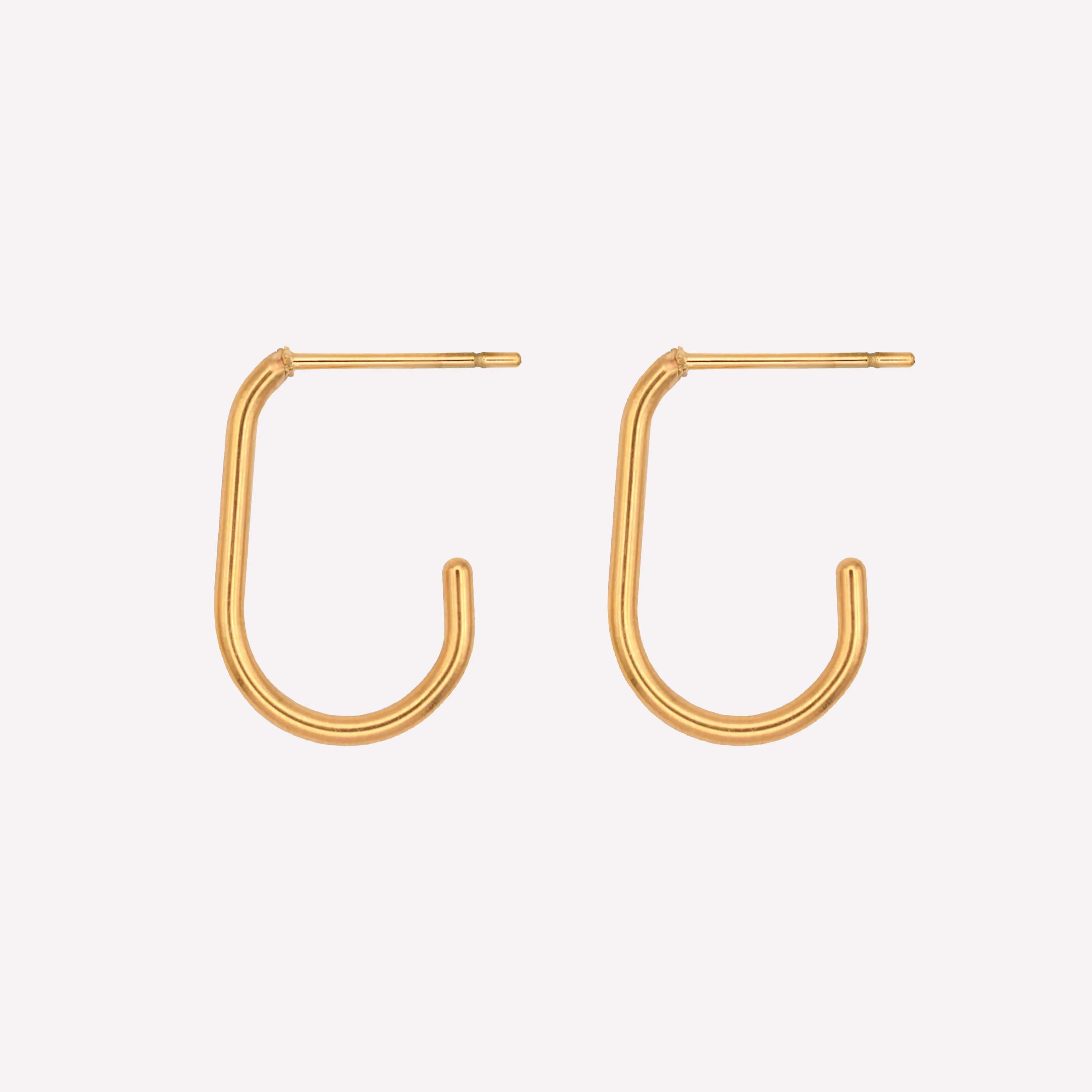 SMALL OVAL HOOP EARRINGS IN GOLD