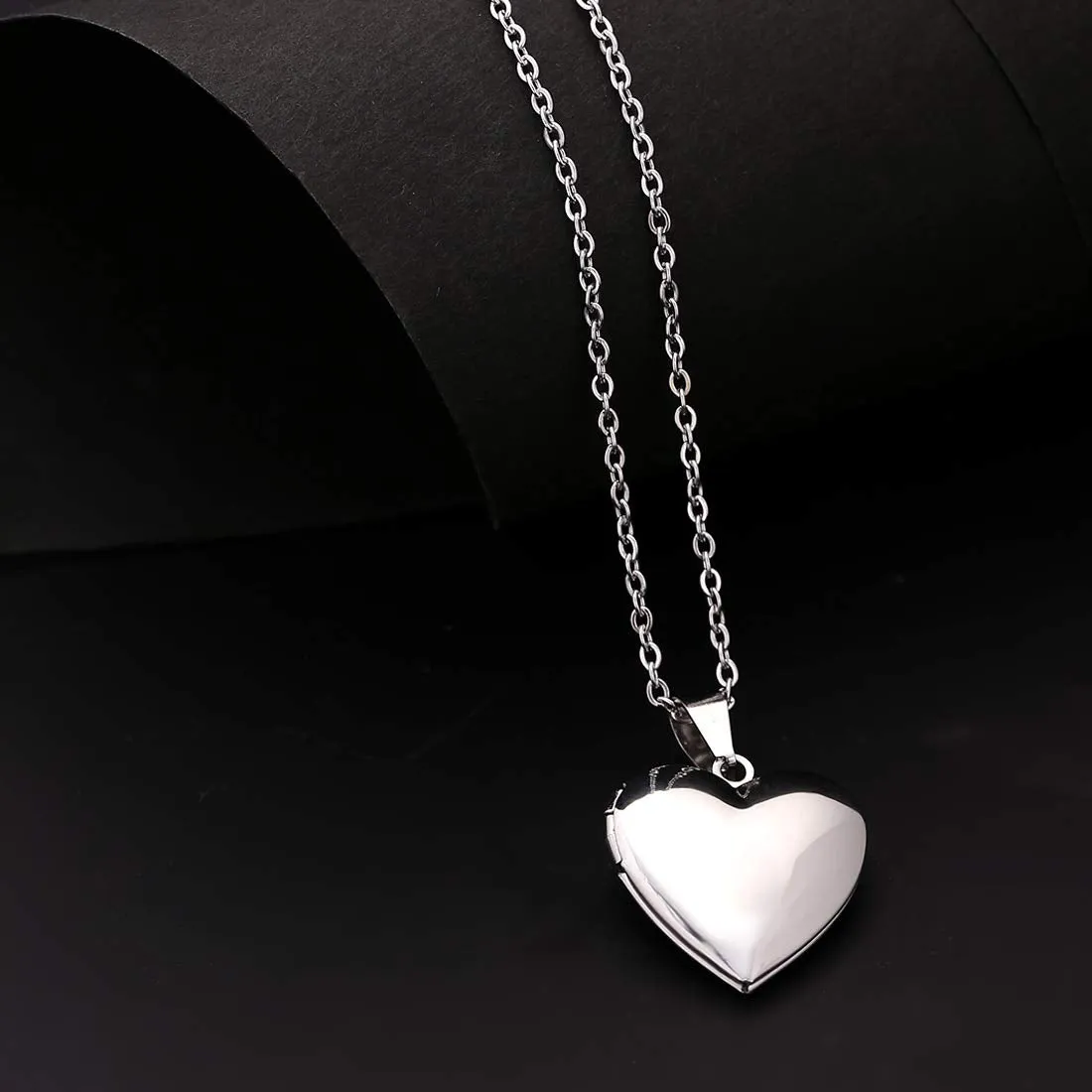 Yellow Chimes Pendant for Women Silver Plated Openable Heart Photo Frame Locket Gift Jewelry Pendant Necklace for Men and Women.